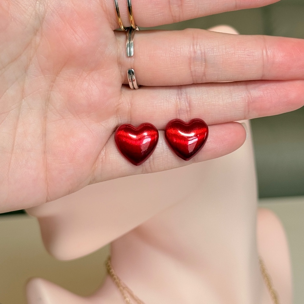 ⚜️ Red Heart Shaped Earrings - Picture 11 of 11
